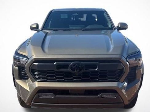 Used 2026 Toyota Tacoma TRD Off-Road AWD/4WD image 1