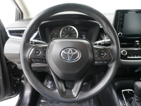 Used 2022 Toyota Corolla LE FWD image 10