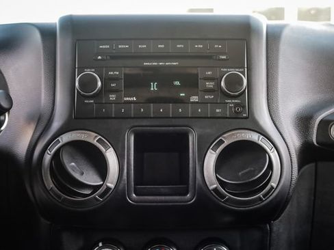 Used 2015 Jeep Wrangler Sport w/ Quick Order Package 24S AWD/4WD image 38