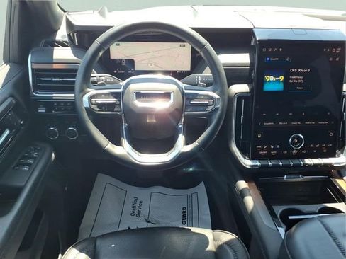 Used 2025 GMC Yukon Denali AWD/4WD image 4