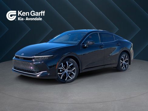 Used 2024 Toyota Crown XLE image 1