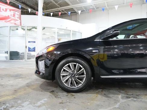 Used 2020 Hyundai Ioniq Limited image 5