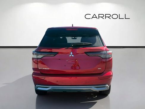 Used 2025 Mitsubishi Outlander SEL FWD image 4