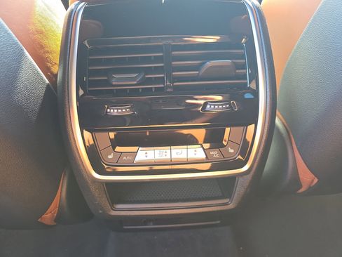 Used 2025 BMW X5 xDrive40i w/ Executive Package image 13