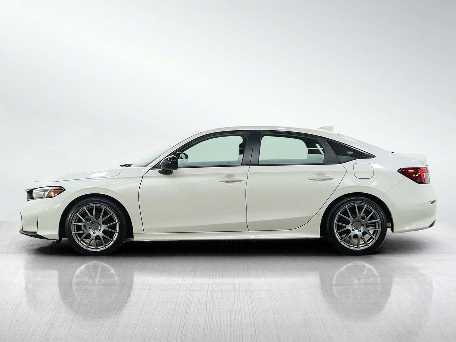 Used 2025 Honda Civic Sport image 2