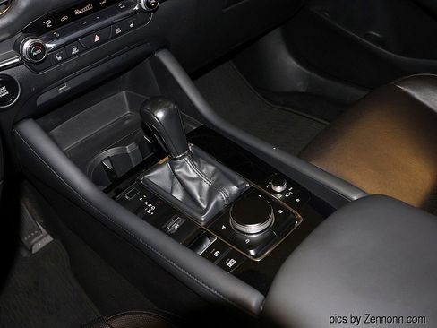 Used 2020 MAZDA MAZDA3 Premium Package image 20