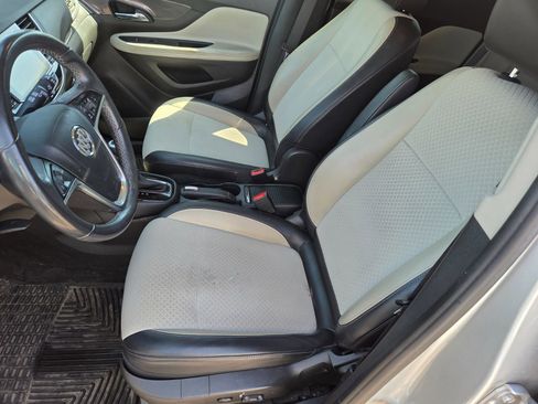 Used 2020 Buick Encore Preferred AWD/4WD image 9