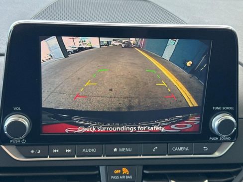 Used 2025 Nissan Altima 2.5 SV FWD image 24