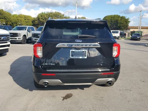 Used 2022 Ford Explorer Limited w/ Equipment Group 301A image 7