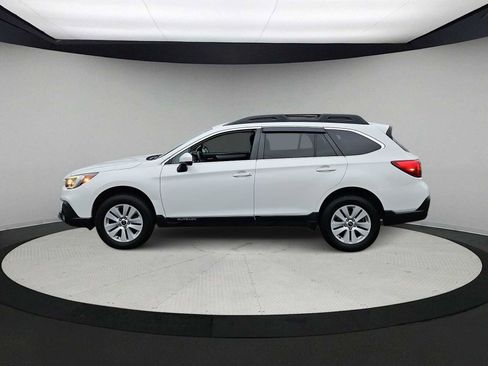 Used 2019 Subaru Outback 2.5i Premium image 5