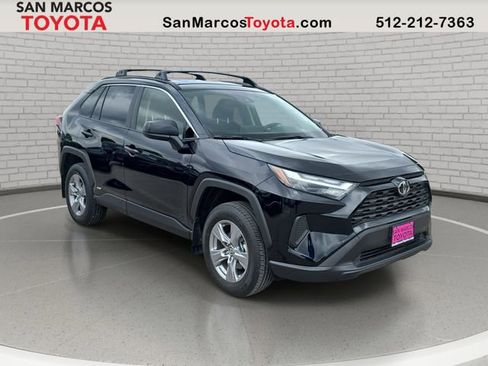 Used 2025 Toyota RAV4 LE AWD/4WD image 3