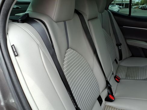 Used 2022 Toyota Camry SE FWD image 15