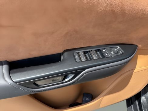 Used 2023 Lexus RZ 450e Premium image 28