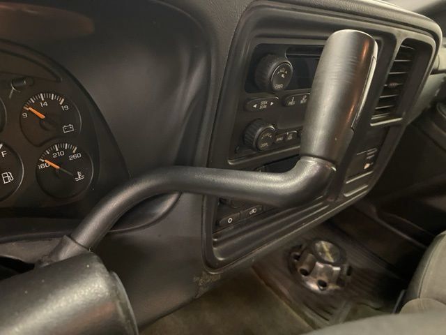 Used 2004 Chevrolet Silverado 2500 LS AWD/4WD image 30
