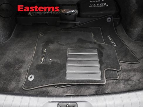 Used 2023 Nissan Altima 2.5 SV w/ SV Premium Package AWD/4WD image 9