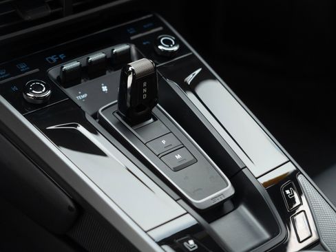 Certified 2025 Porsche 911 Carrera image 27