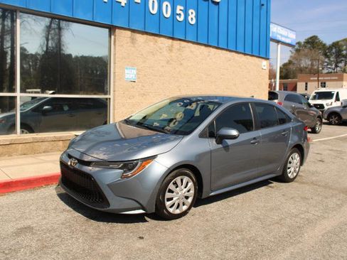 Used 2022 Toyota Corolla LE image 4