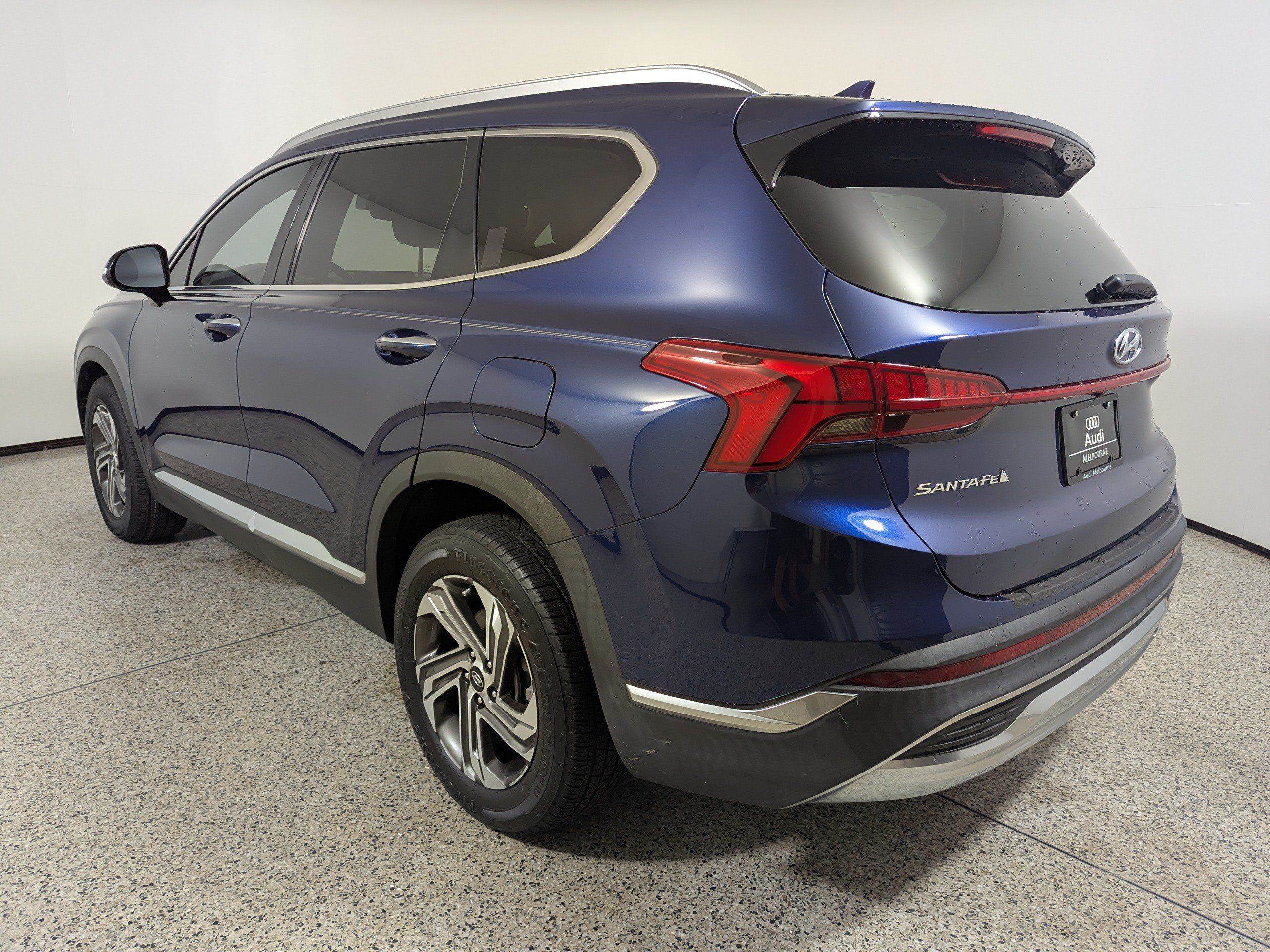 Used 2022 Hyundai Santa Fe SEL w/ Convenience + Premium Package FWD image 5