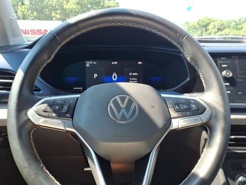 Used 2022 Volkswagen Taos SE w/ Panoramic Sunroof Package AWD/4WD image 24