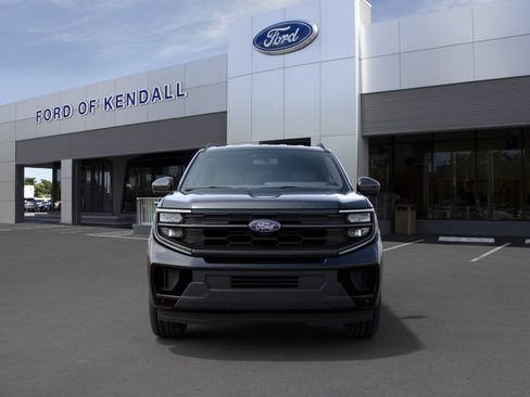 New 2027 Ford Expedition Active RWD image 3