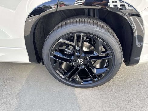New 2026 Volkswagen Tiguan SE R-Line AWD/4WD image 6