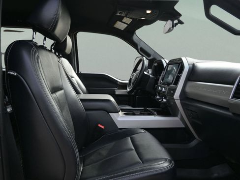 Certified 2022 Ford F350 Lariat w/ Lariat Ultimate Package image 17