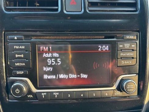 Used 2017 Nissan Versa Note SV image 42