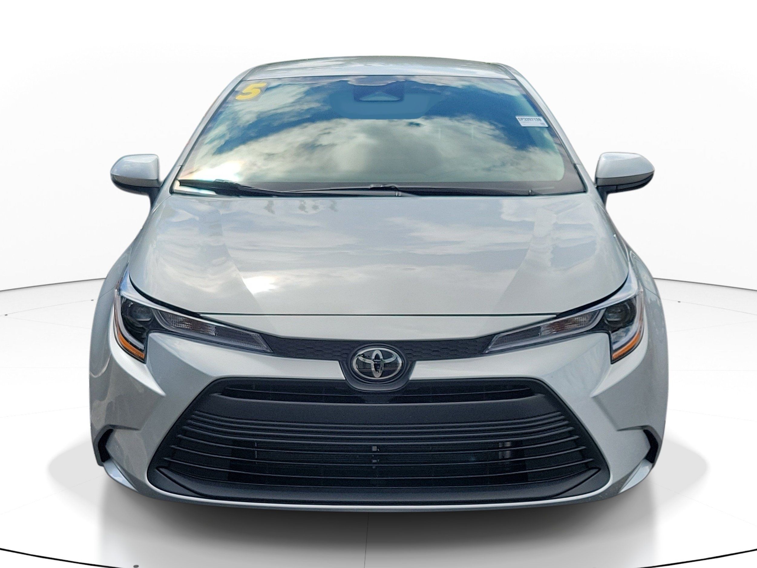 Used 2025 Toyota Corolla LE FWD image 2