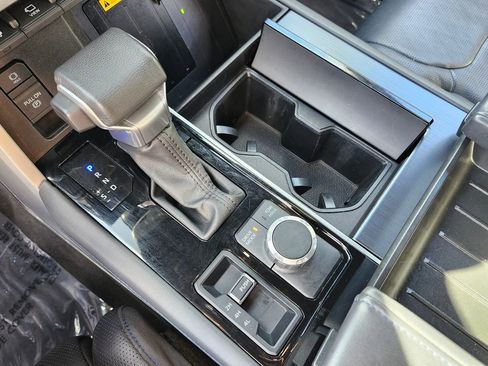 Used 2024 Toyota Sequoia Platinum image 28