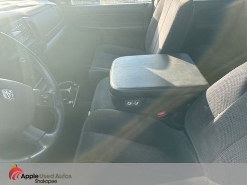 Used 2004 Dodge Ram 1500 Truck SLT w/ Quad Cab Value Group image 3