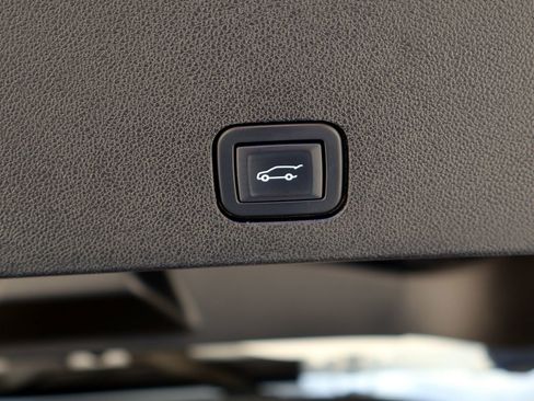 Used 2022 Cadillac XT6 Premium Luxury w/ Platinum Package image 13