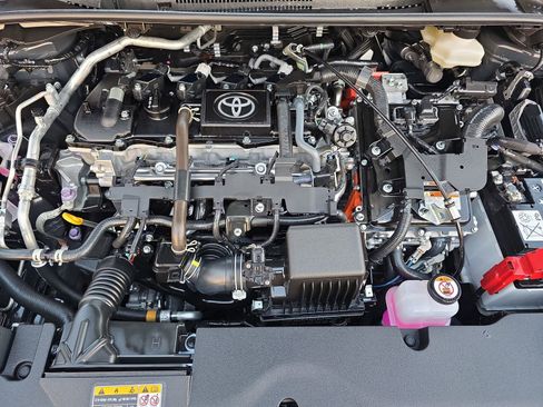 Used 2025 Toyota Corolla XLE image 29