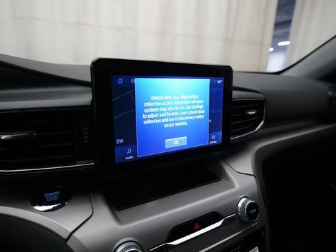 Used 2023 Ford Explorer XLT w/ Equipment Group 202A image 6