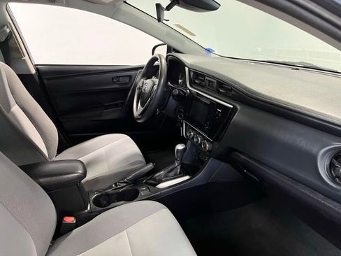 Used 2017 Toyota Corolla L w/ Carpet Mat Package (TMS) FWD image 11