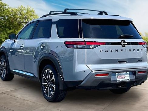 New 2026 Nissan Pathfinder Platinum w/ Accent Package FWD image 3