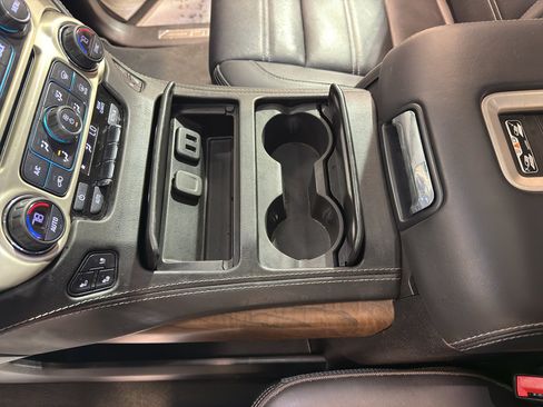 Used 2018 GMC Yukon Denali AWD/4WD image 19