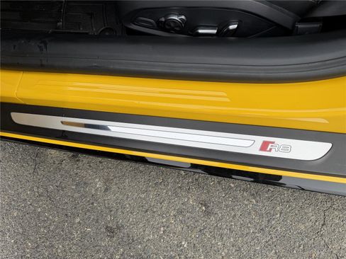 Used 2023 Audi R8 V10 performance RWD image 18