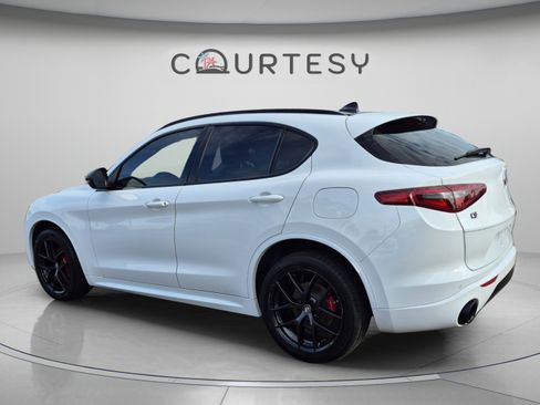 Used 2020 Alfa Romeo Stelvio Ti w/ Nero Edizione AWD/4WD image 5
