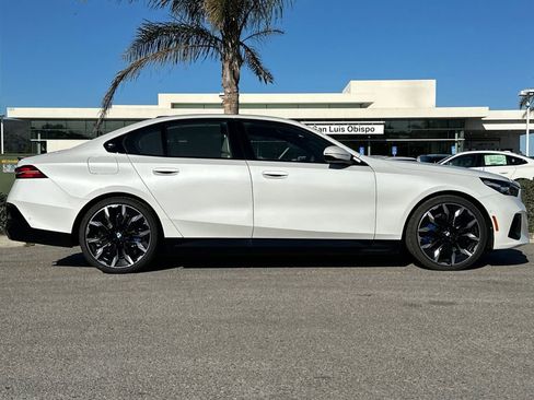 New 2026 BMW 550e xDrive w/ Executive Package image 2