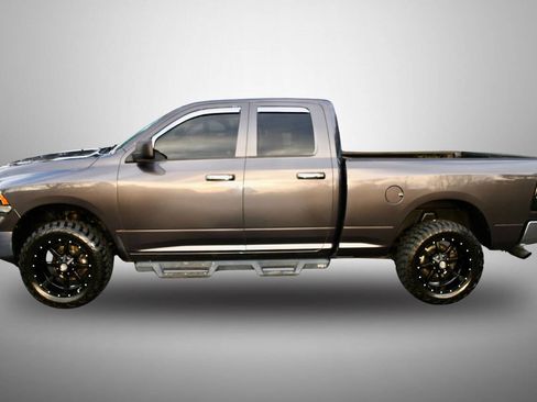 Used 2016 RAM 1500 Classic SLT image 2