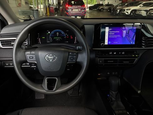 Used 2025 Toyota Camry LE FWD image 13
