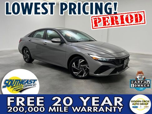 Used 2025 Hyundai Elantra SEL image 1