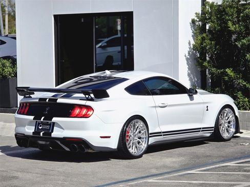 Used 2022 Ford Mustang Shelby GT500 w/ Carbon Fiber Track Pack image 4