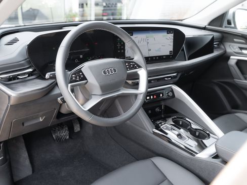 Certified 2025 Audi Q5 Premium w/ Premium Plus AWD/4WD image 8