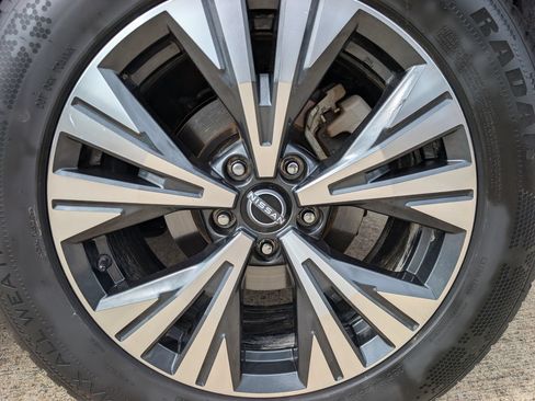 Certified 2023 Nissan Rogue SV FWD image 7