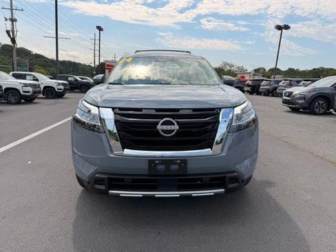 Certified 2024 Nissan Pathfinder Platinum w/ Cargo Package AWD/4WD image 3