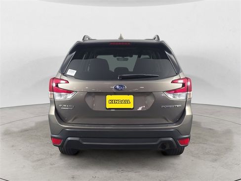 Used 2021 Subaru Forester Premium image 4