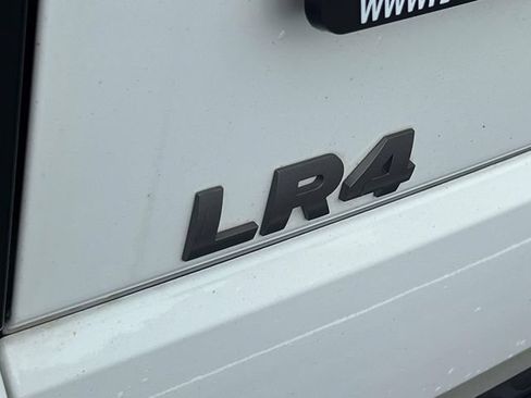 Used 2016 Land Rover LR4 HSE AWD/4WD image 13