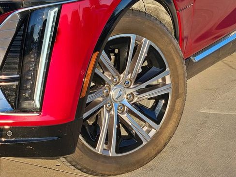 New 2025 Cadillac Lyriq Luxury image 7