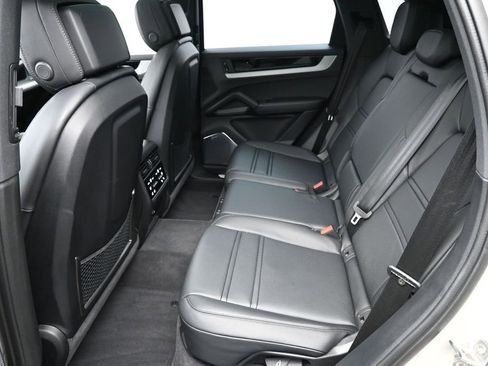 Certified 2026 Porsche Cayenne S AWD/4WD image 7